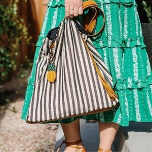 Noonday Collective Valencia Tote Beach Bucket Summer Travel Bag Leather Bohemian